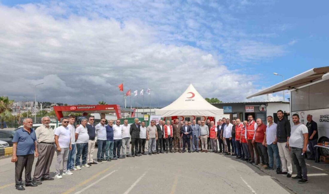 Samsun’da, Türk Kızılay öncülüğünde düzenlenen “Birbirimize Candan Bağlıyız” kan bağışı