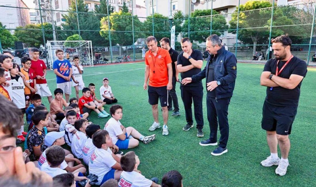 Afyonkarahisar’ın Sandıklı ilçesinde geleneksel hale getirilen Sokak Futbol Turnuvası’nın 8’incisi