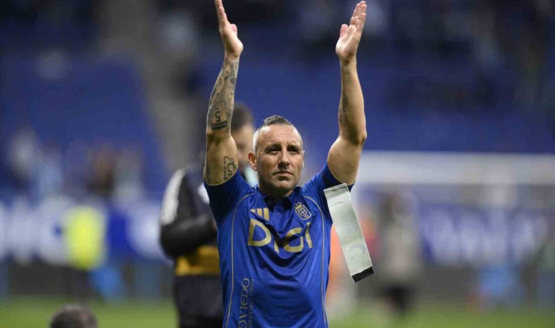 Kariyerinde bir dönem Arsenal ve Villareal formaları da giyen İspanyol