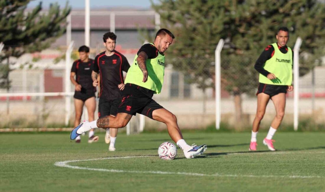 Sivasspor, yeni sezon hazırlıklarının ikinci etabı için Kayseri Erciyes Yüksek