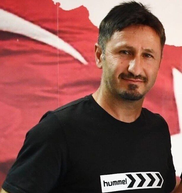 Talas Belediyespor Kulübü antrenörü Uğur Bozkurt takımdan ayrıldığını açıkladı. Kayseri