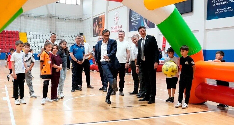 Kütahya’nın Tavşanlı ilçesinde, çocukların yaz tatilini verimli ve keyifli geçirmelerini