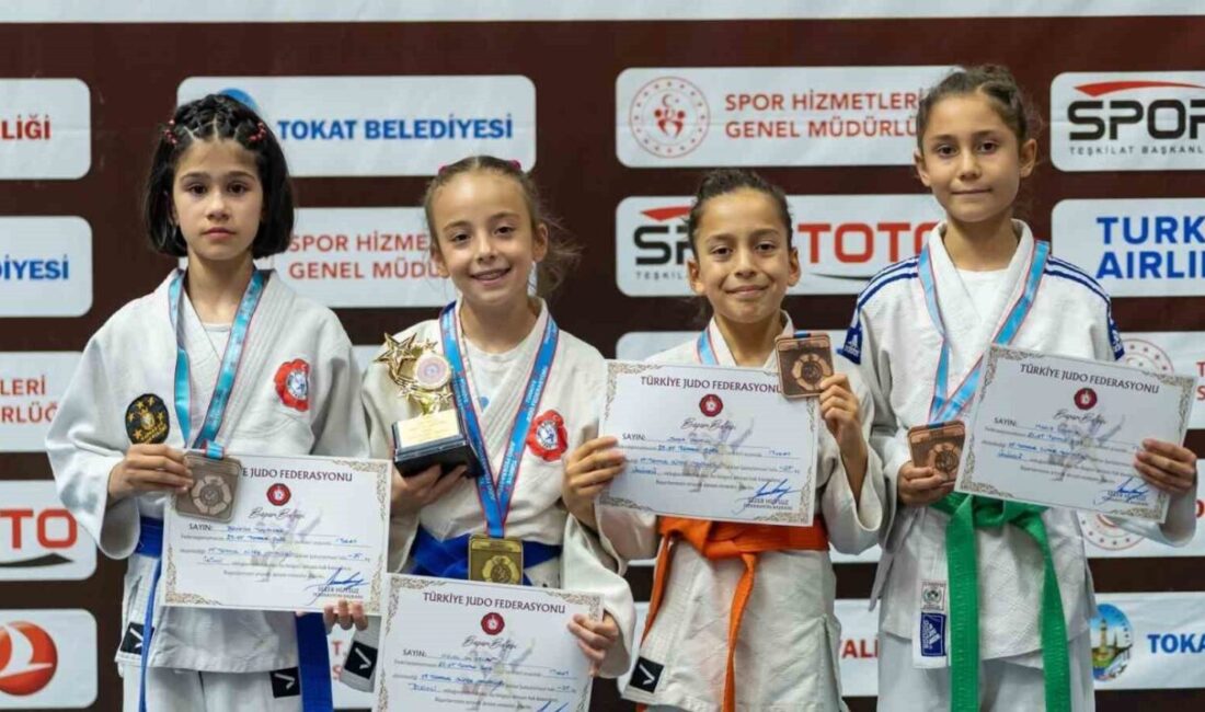 Tokat’ta düzenlenen Süper Minikler Türkiye Judo Şampiyonası’nda mücadele eden Yunusemre
