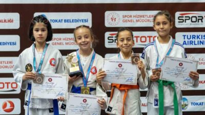 Tokat’ta düzenlenen Süper Minikler Türkiye Judo Şampiyonası’nda mücadele eden Yunusemre