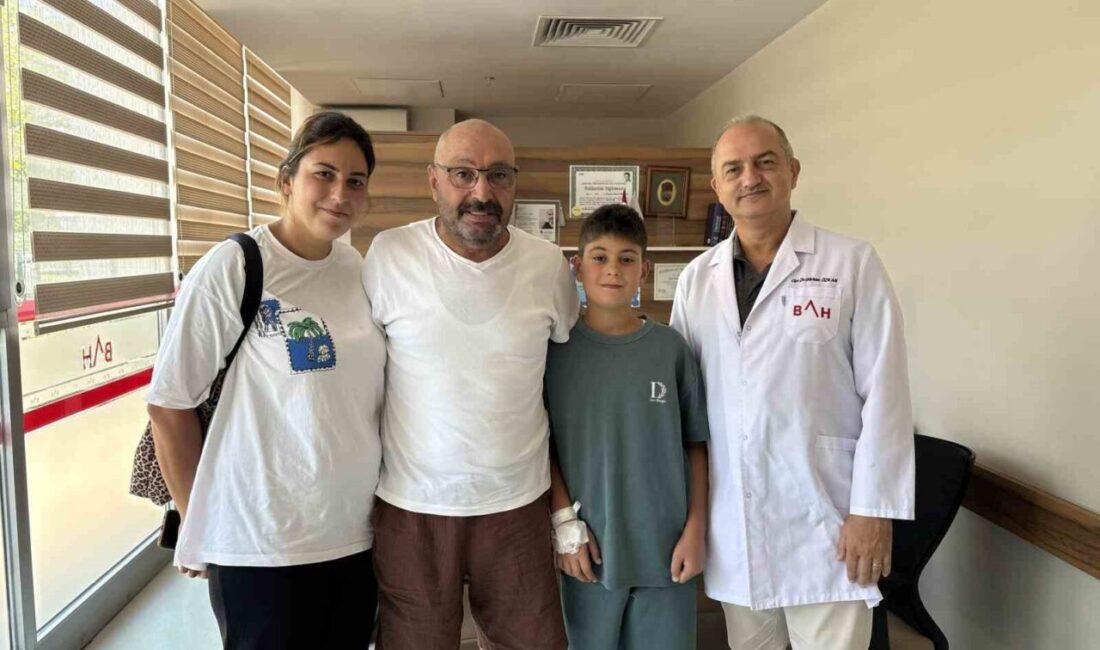 11 yaşındaki çocuğun 12 milimetrelik böbrek taşı tek seansta temizlendi Samsun’da aylarca karın ağrısı şikayeti yaşayan 11 yaşındaki erkek hastanın