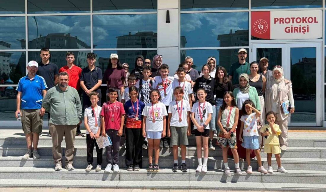 Kütahya’da 30 Ağustos Zafer Bayramı kutlama etkinlikleri kapsamında düzenlenen Oryantiring