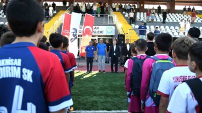 Yunusemre Belediyesi tarafından 30 Ağustos Zafer Bayramı dolayısıyla düzenlenen futbol