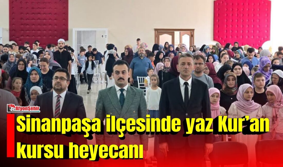 Sinanpaşa ilçesinde yaz Kur’an kursu heyecanı Sinanpaşa Belediye Başkanı Tolga Yıldırım, İlçe Kaymakamı Bünyamin Miroğlu ve
