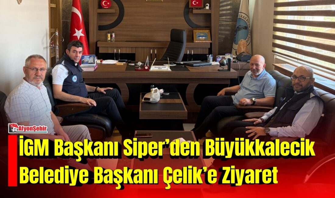 Afyonkarahisar İl Genel Meclisi Başkanı Mehmet Siper, beraberindeki Vali Yardımcısı