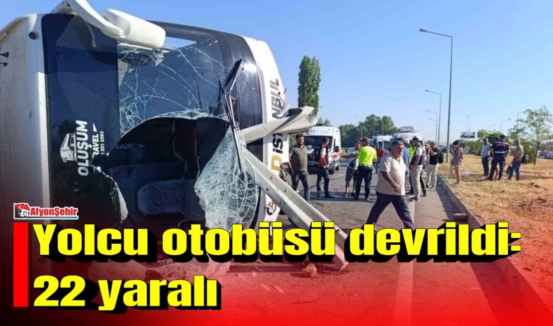 Afyonkarahisar’da kontrolden çıkan yolcu otobüsü devrilmesi sonucu meydana gelen trafik