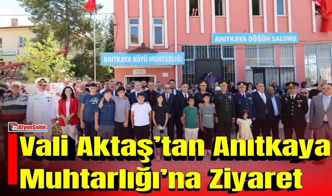 Afyonkarahisar Valisi Dr. Naci Aktaş ve protokol üyeleri, Büyük Taarruz