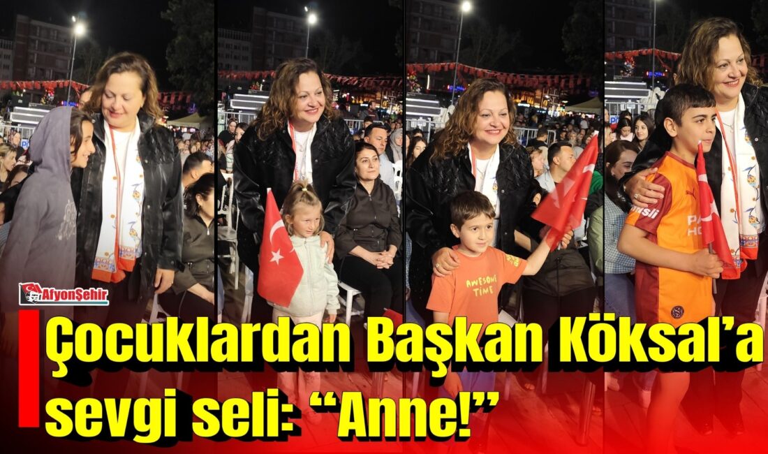 Afyonkarahisar’da 30 Ağustos Zafer Bayramı etkinlikleri kapsamında düzenlenen gösteriler, renkli