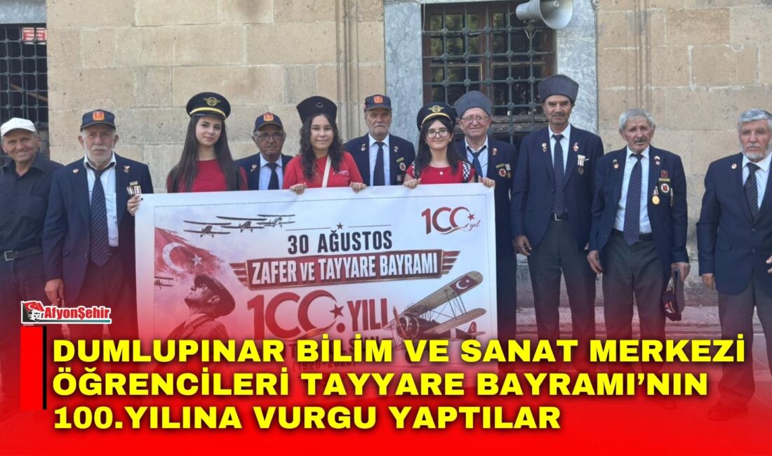 Dumlupınar Bilim ve Sanat Merkezi öğrencileri Melek Taşpınar, Betül Makamcı