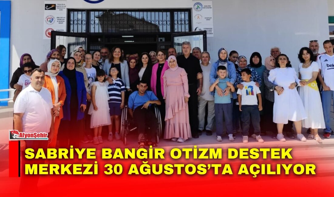 Afyonkarahisar'da hayırsever iş insanı Celal Bangir ve eşi Nuran Bangir,
