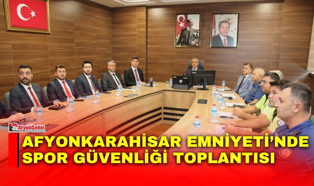 Afyonkarahisar İl Emniyet Müdürü Ahmet Birtan Erol, müdür yardımcıları ve