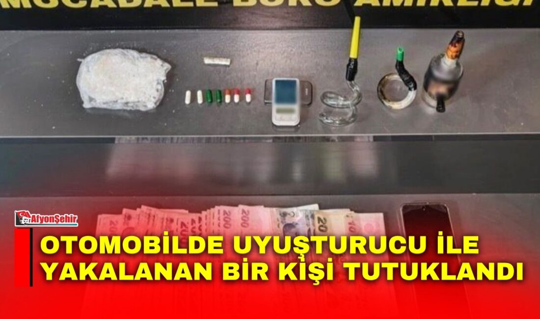 Afyonkarahisar’da polis tarafından durdurulan bir otomobilde yapılan aramada uyuşturucu madde