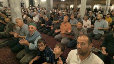 Afyonkarahisar’ın Şuhut ilçesinde Mevlid Kandili dolayısıyla Büyük Camii’nde Mevlid-i Şerif