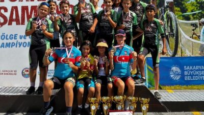 Sakarya’da düzenlenen Dağ Bisikleti Bölgesel Türkiye Şampiyonası’nda pedal çeviren Akhisarlı