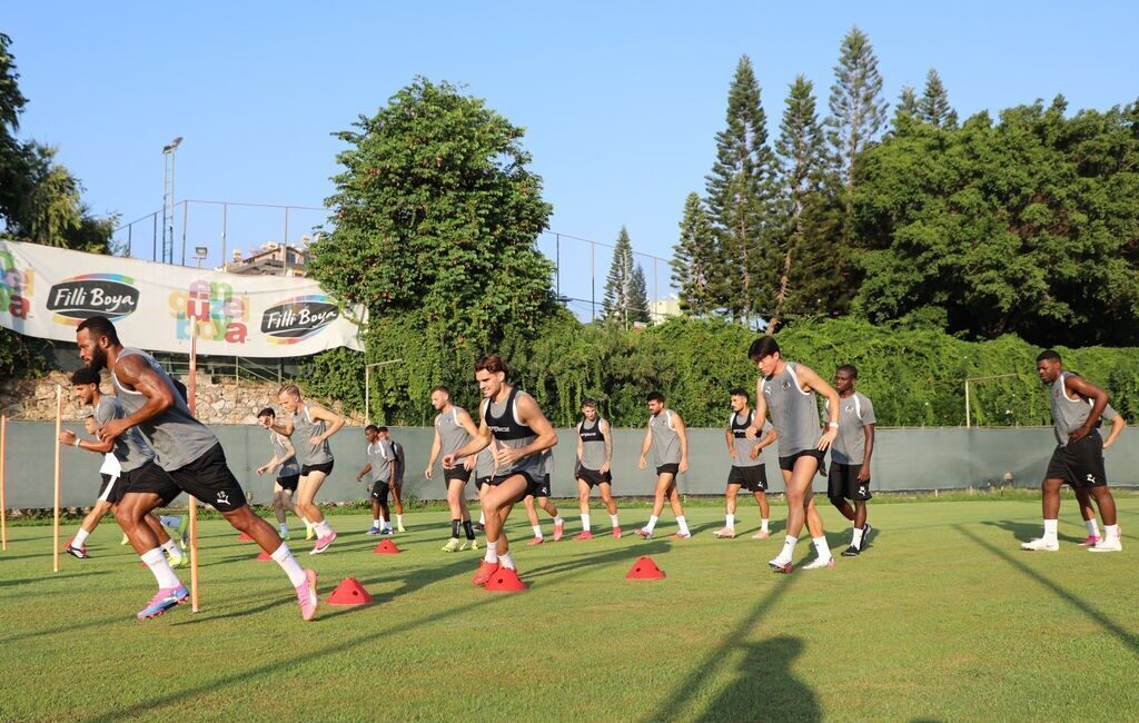 Trendyol Süper Lig’in 3. haftasında deplasmanda Eyüpspor ile karşılaşacak Corendon