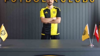 Aliağa FK, Esenler Erokspor forması giyen Altar Han Hidayetoğlu’nu sezon