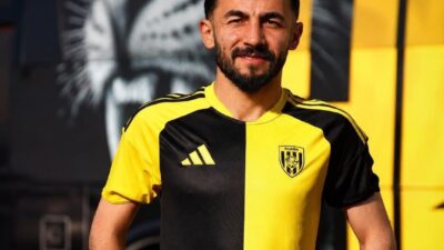 Aliağa FK, son olarak Bursaspor forması giyen 32 yaşındaki sağ