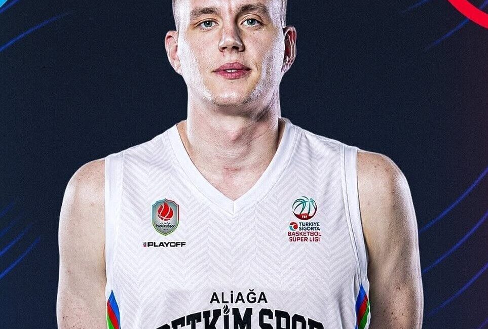 Türkiye Sigorta Basketbol Süper Ligi ekiplerinden Aliağa Petkimspor, pota altını