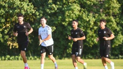 Geçtiğimiz günlerde gecikmeli olarak yeni sezon çalışmalarına başlayan Altay, geride