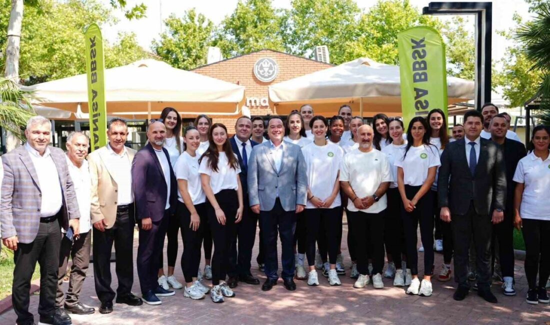 Başkan Dutlulu, voleybol ve hentbol takımlarıyla buluştu Manisa Büyükşehir Belediye Başkanı Besim Dutlulu, Sultanlar Ligi ve Süper
