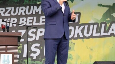 Erzurum Büyükşehir Belediye Başkanı Mehmet Sekmen, gençliğe ve spora yapılan