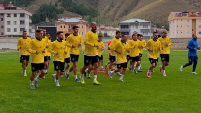 Yeni sezon hazırlıklarını sürdüren Bayburtspor, Bayburt kampında çalışmalarına hız kesmeden