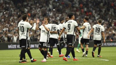 UEFA Avrupa Ligi play-off turu ilk maçında sahasında Kauno Zalgiris’i