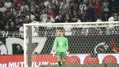 UEFA Avrupa Ligi 3. eleme turu rövanş maçında evinde Çekya