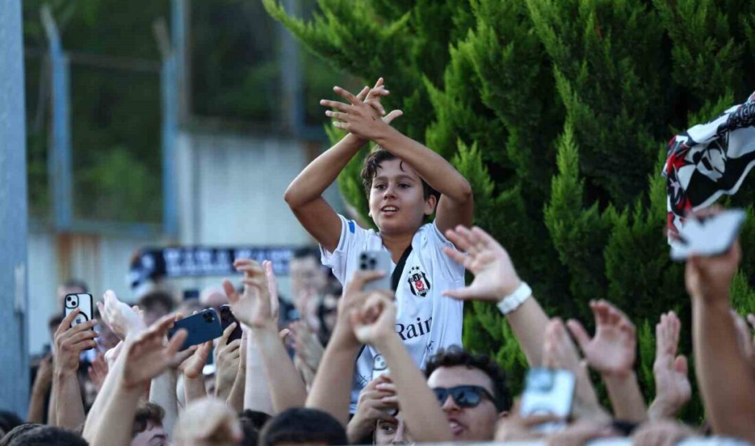 Beşiktaş’ın prensip anlaşmasına vardığı Sırp golcü Dusan Vlahovic, sağlık kontrolleri