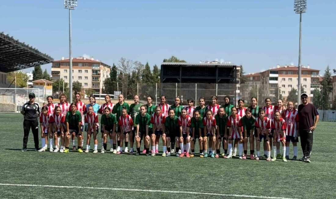 Bilecik Kolej Spor Kulübü U15 Gelişim Ligi öncesi yaptığı hazırlık