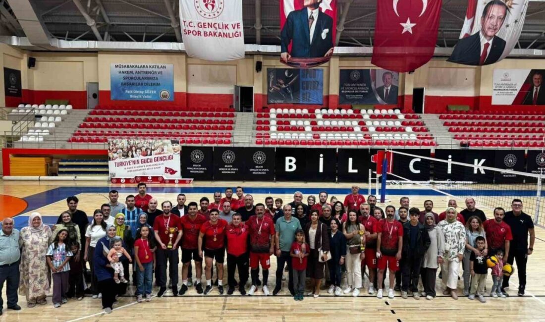 Bilecik’te 30 Ağustos Zafer Bayramı etkinlikleri kapsamında düzenlenen voleybol turnuvası,