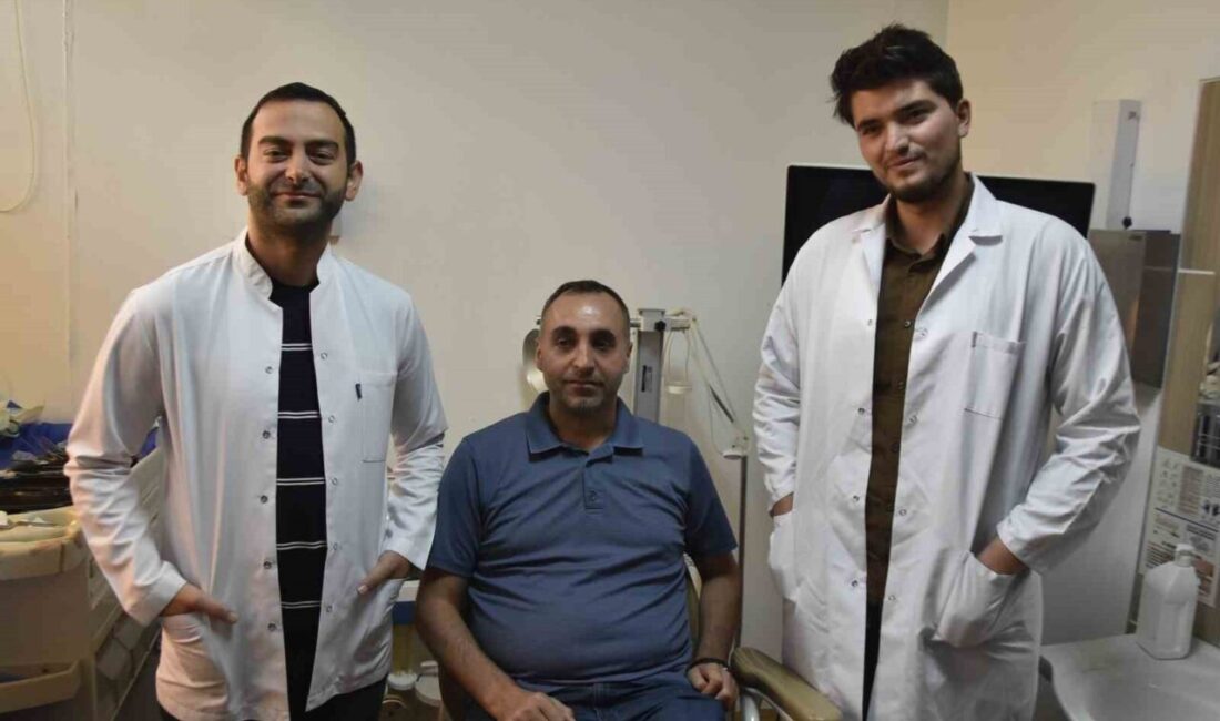 Bitlis’te gözyaşı kanalında daralma şikayetiyle hastaneye başvuran 44 yaşındaki Osman