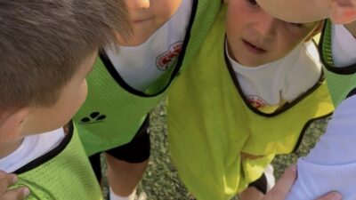 Bolu’da Dörtdivanspor alt yaş gruplarında futbol oynayan 5-6 yaş grubundaki