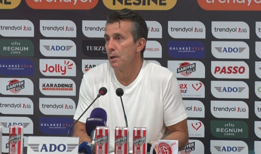 Bülent Korkmaz: “Teslim olmayacağız, güçlü olacağız” Antalyaspor Teknik Direktörü Bülent Korkmaz, Sarıyer karşısında 60. dakikaya kadar