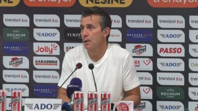 Antalyaspor Teknik Direktörü Bülent Korkmaz, Sarıyer karşısında 60. dakikaya kadar