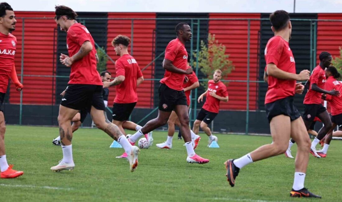 Çorum FK, Beşiktaş mesaisine devam etti Trendyol Süper Lig 3. haftasında Beşiktaş’a konuk olacak olan Çorum