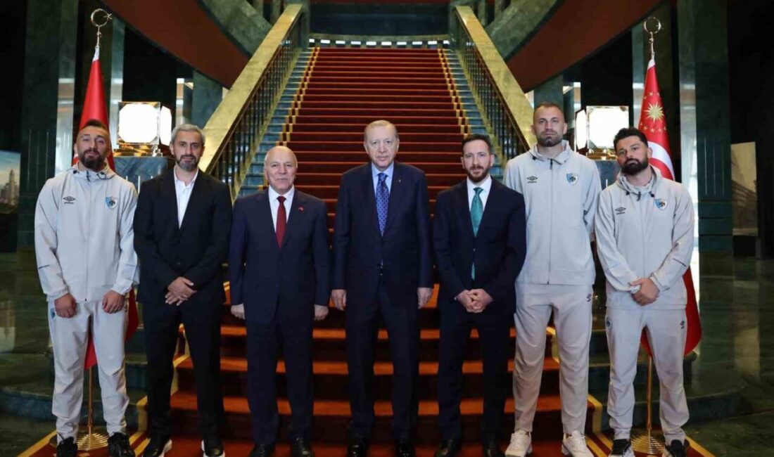 2025-2026 sezonunu şampiyonlukla tamamlayarak Trendyol Süper Lig’e yükselen Erzurumspor FK,