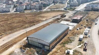 Kocaeli’nin Darıca ilçesinde yapımı devam eden Atatürk Caddesi Spor Kompleksi