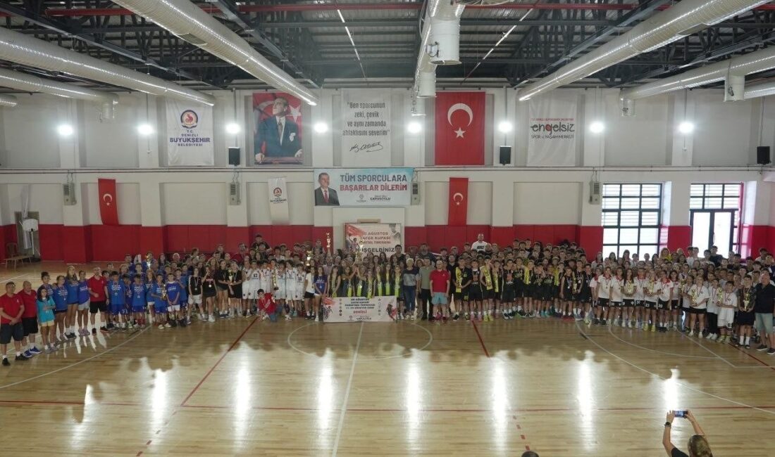 Denizli Büyükşehir Belediyesi’nin 30 Ağustos Zafer Bayramı etkinlikleri kapsamında düzenlediği