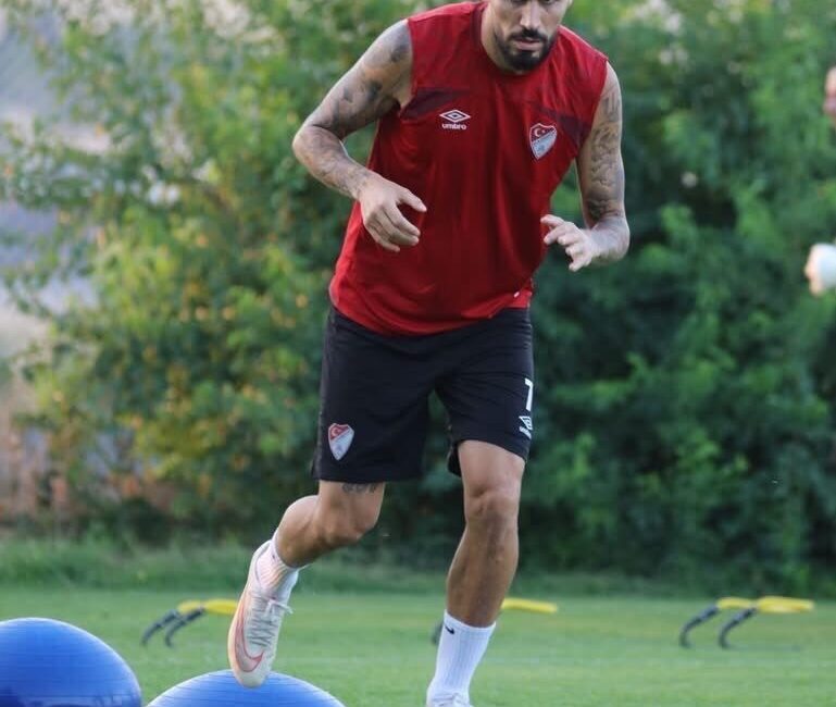 Elazığspor, yoğun geçen kamp döneminin ardından Elazığ’da gerçekleştirdiği antrenmanla yeni