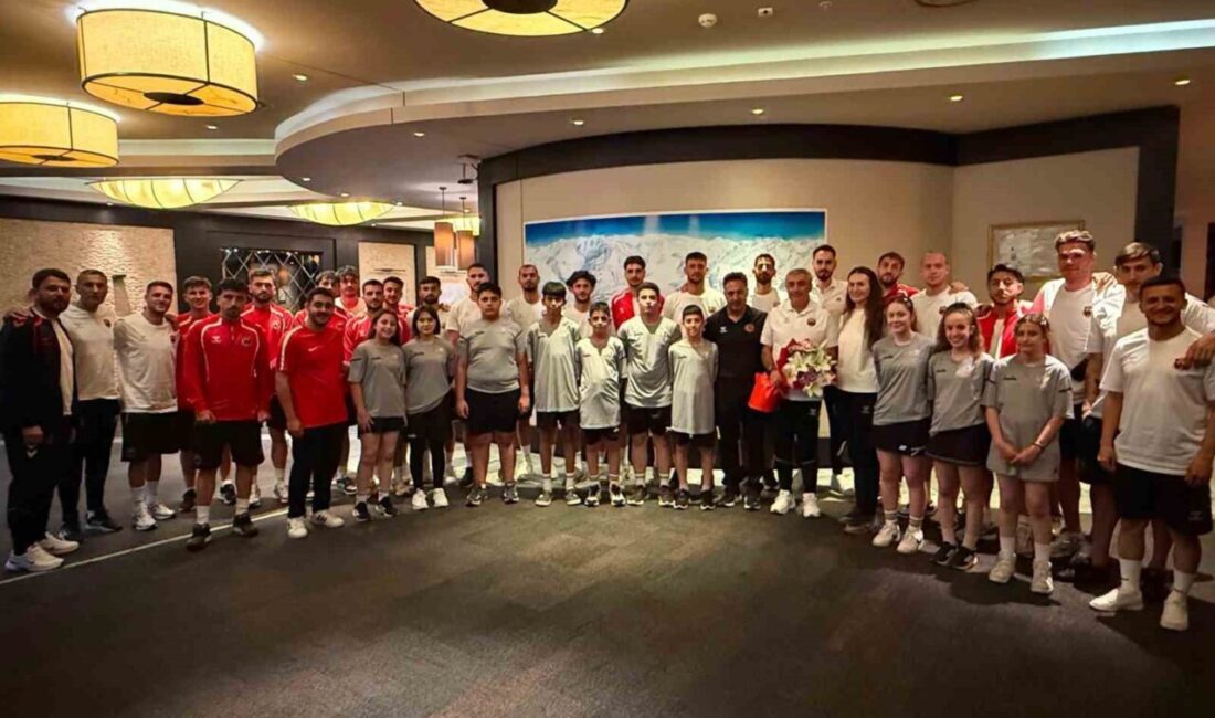 Yeni sezon hazırlıklarını Erzurum’da sürdüren Erzincanspor, kamp yaptığı otelde Erzincan
