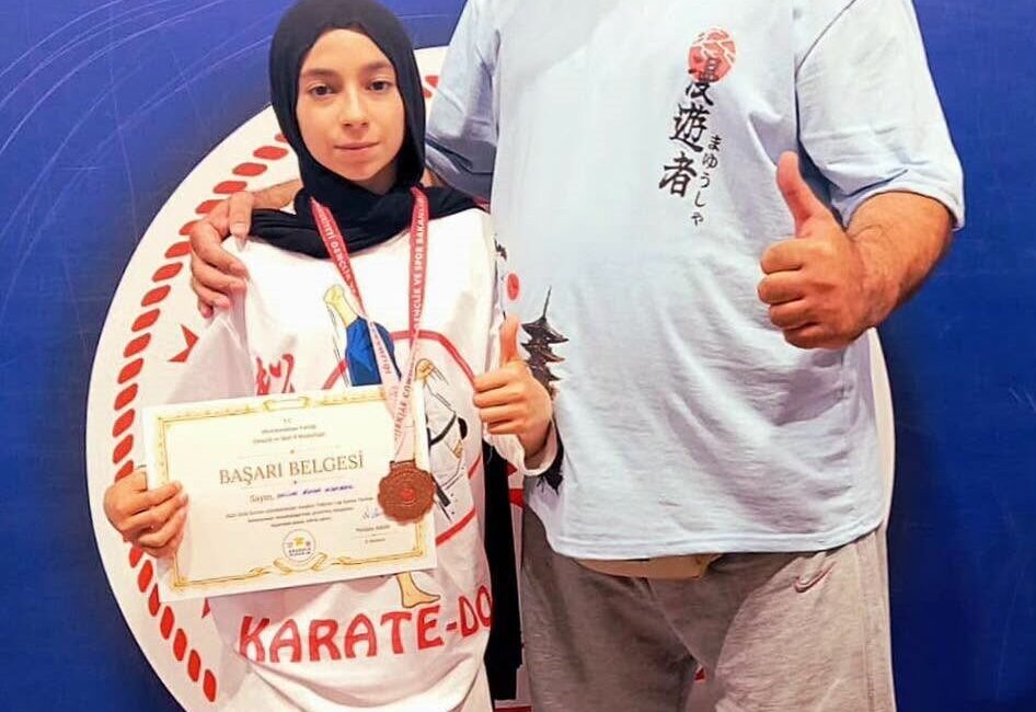 Afyonkarahisar’da düzenlenen Anadolu Yıldızlar Ligi (ANALİG) Karate Türkiye Şampiyonası’nda Erzincan’ı