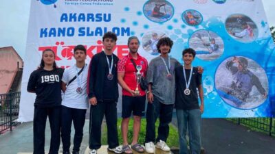 Rize’nin Ardeşen ilçesinde düzenlenen Akarsu Slalom Türkiye Şampiyonası’nda Erzincan Gençlik