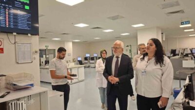 Eskişehir il Sağlık Müdürü Doç. Dr. Yaşar Bildirici ve Destek