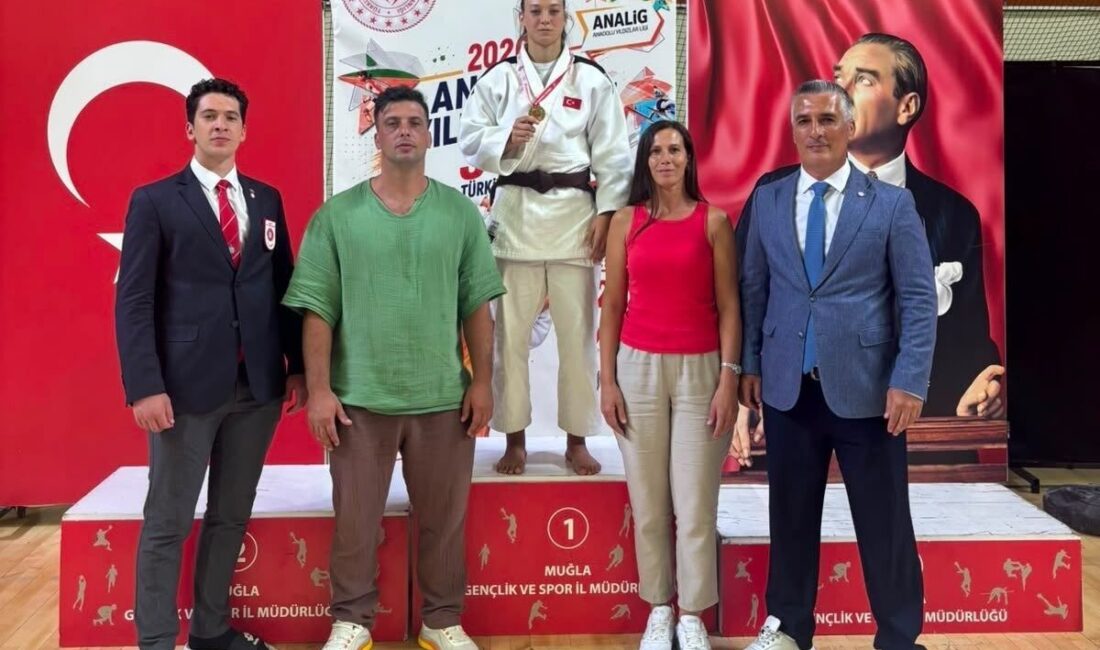 Muğla’da düzenlenen Anadolu Yıldızlar Ligi Türkiye Judo Finalleri’nde mücadele eden