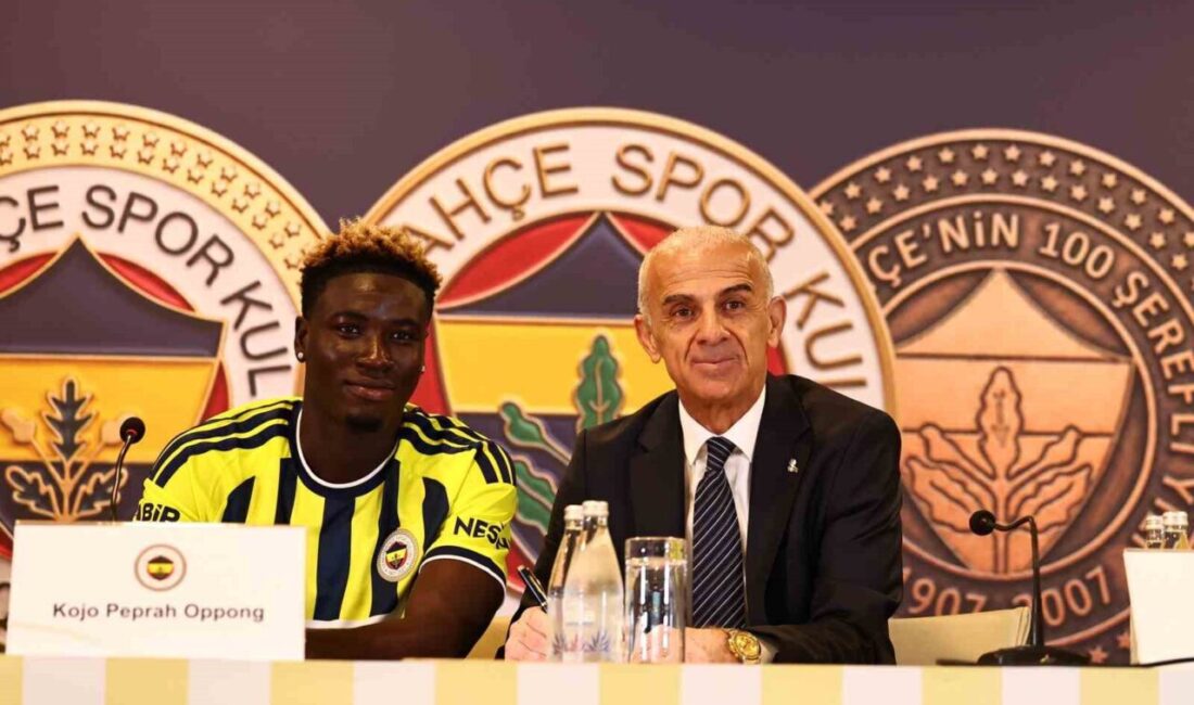 Fenerbahçe, Ganalı savunma oyuncusu Kojo Peprah Oppong için imza töreni